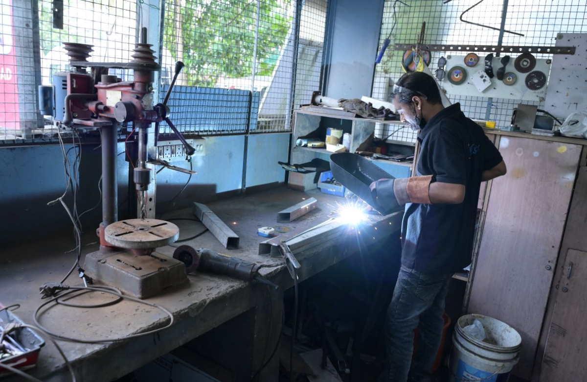 Madonna Electronics - Soldering Section